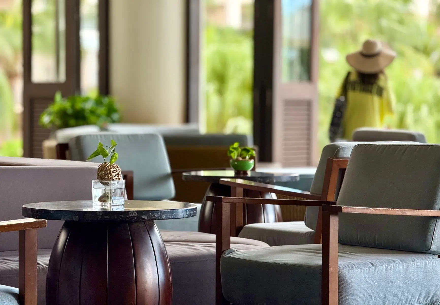Café & Lounge
